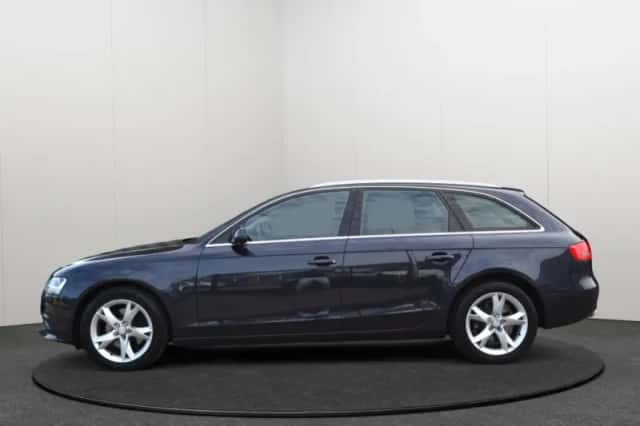 Audi A4 (2012) thumbnail 2