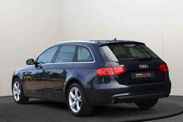 Audi A4 (2012) thumbnail 3