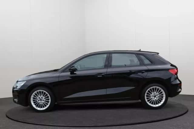 Audi A3 (2022) thumbnail 2