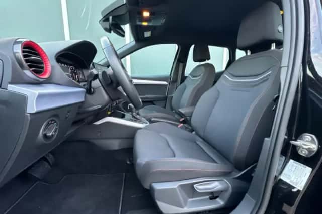 SEAT Arona (2024) thumbnail 5