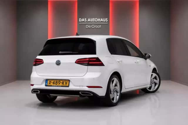 Volkswagen Golf (2019) thumbnail 3