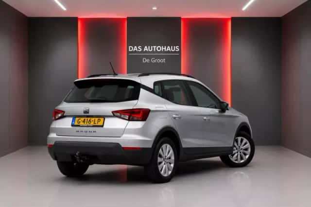 SEAT Arona (2018) thumbnail 3