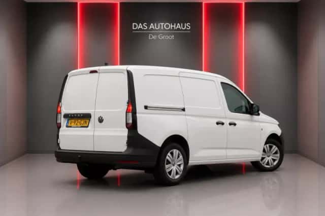 Volkswagen Caddy (2024) thumbnail 3