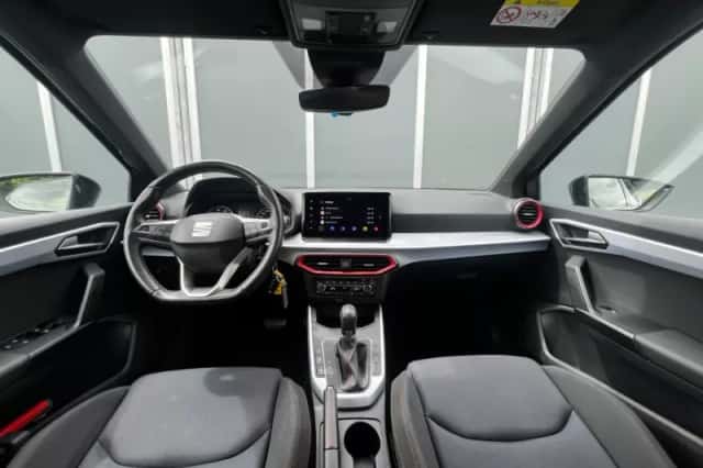 SEAT Arona (2022) thumbnail 6