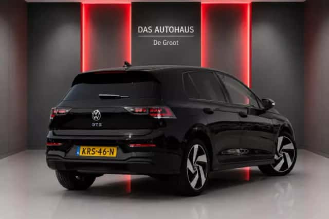 Volkswagen Golf (2025) thumbnail 3