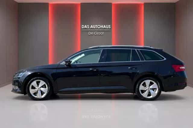 Škoda Superb (2016) thumbnail 6