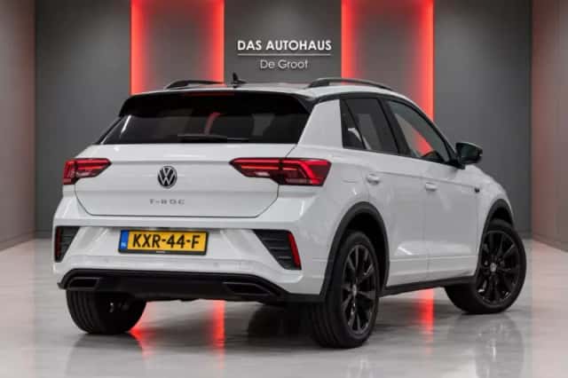 Volkswagen T-Roc (2023) thumbnail 3