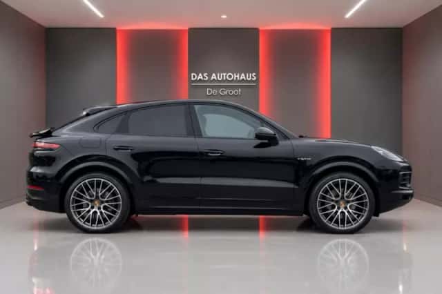 Porsche Cayenne Coupé (2022) thumbnail 5