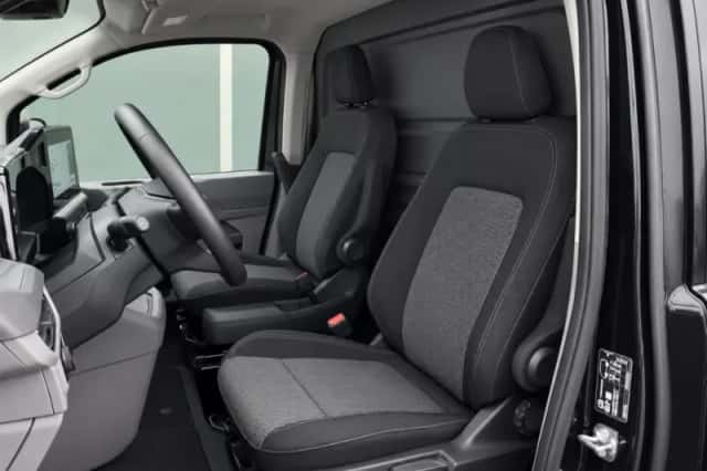 Volkswagen Transporter (2024) thumbnail 5