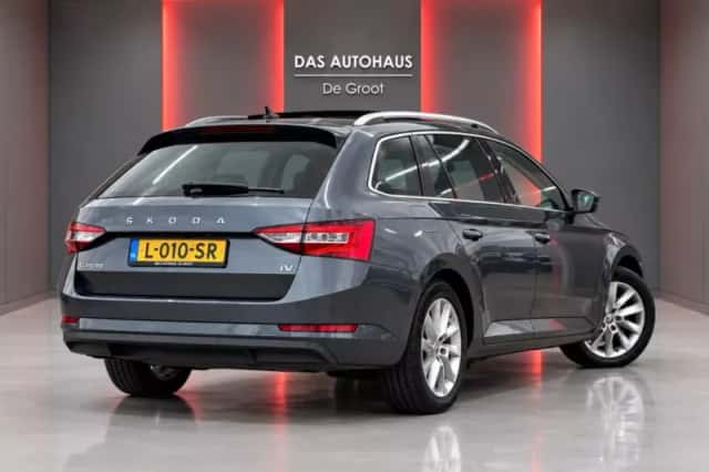 Škoda Superb (2020) thumbnail 3