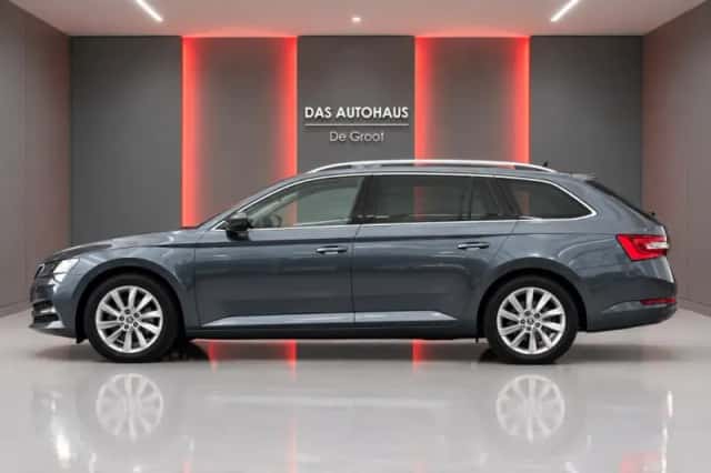 Škoda Superb (2020) thumbnail 5