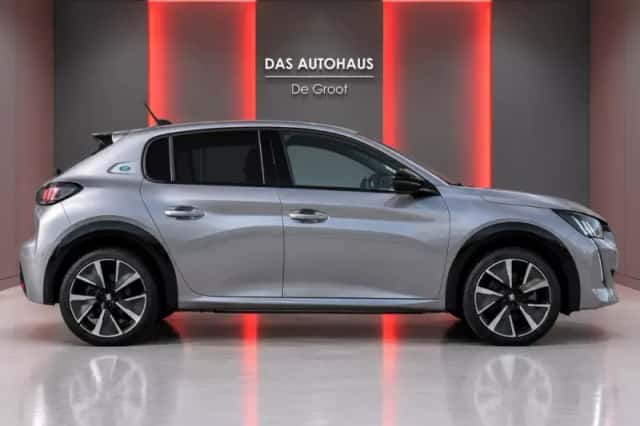 Peugeot e-208 (2022) thumbnail 5