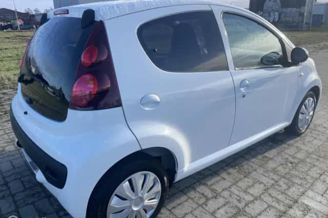 Peugeot 107 (2013) thumbnail 4