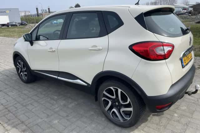 Renault Captur (2014) thumbnail 4