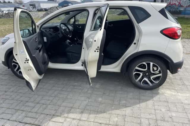Renault Captur (2014) thumbnail 5