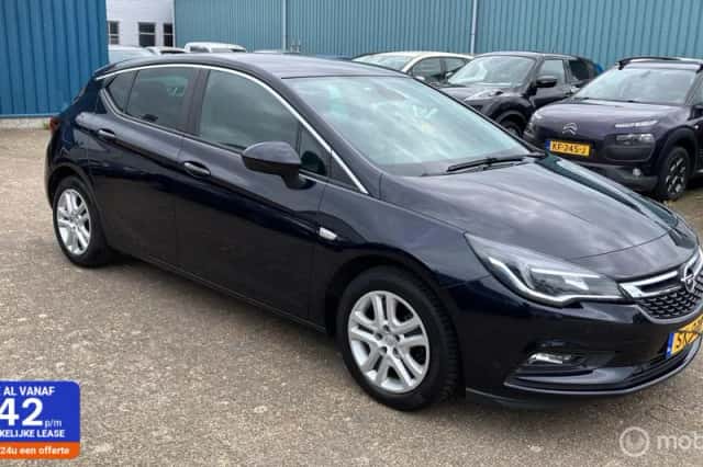 Opel Astra (2018) thumbnail 1