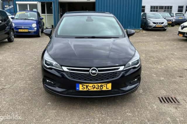 Opel Astra (2018) thumbnail 3