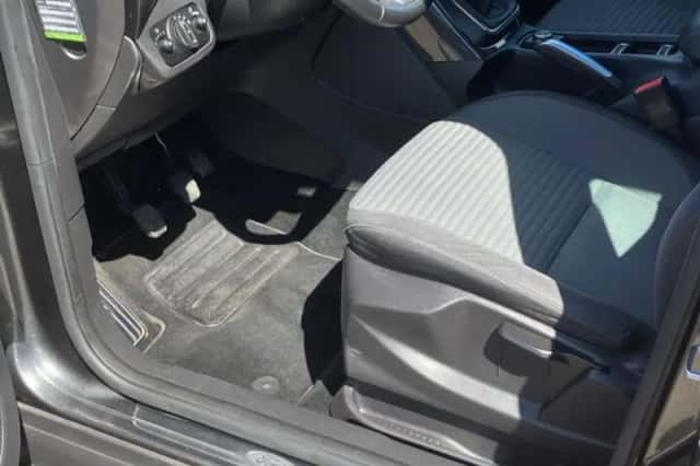 Ford C-Max (2015) thumbnail 5