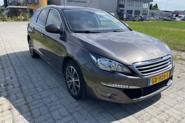 Peugeot 308 (2015) thumbnail 2