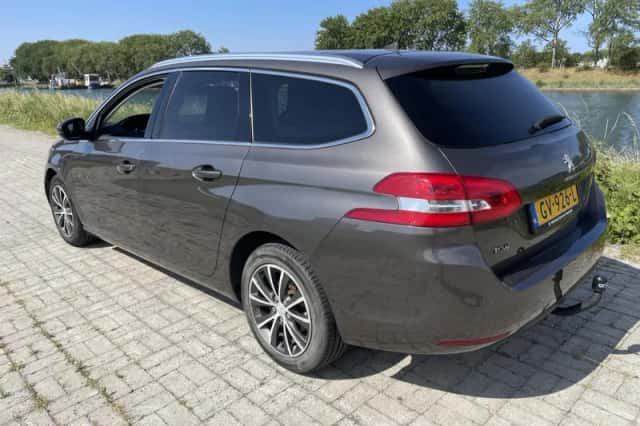 Peugeot 308 (2015) thumbnail 3