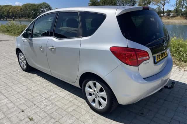 Opel Meriva (2012) thumbnail 3
