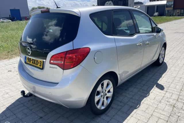 Opel Meriva (2012) thumbnail 4
