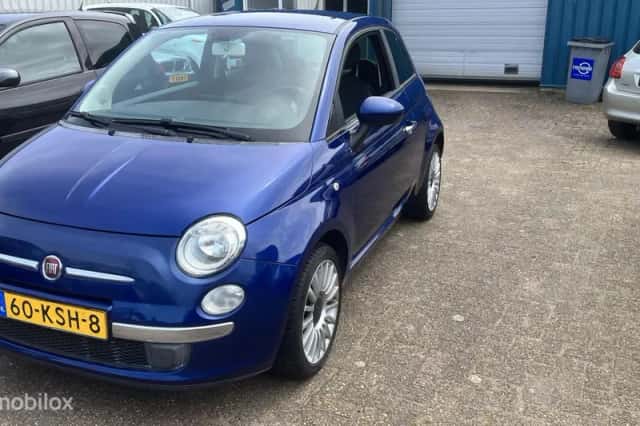 Fiat 500 (2010) thumbnail 3