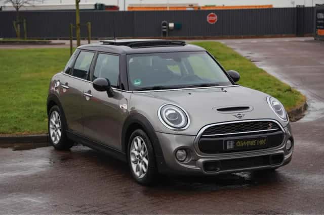 MINI Cooper S (2019) thumbnail 2