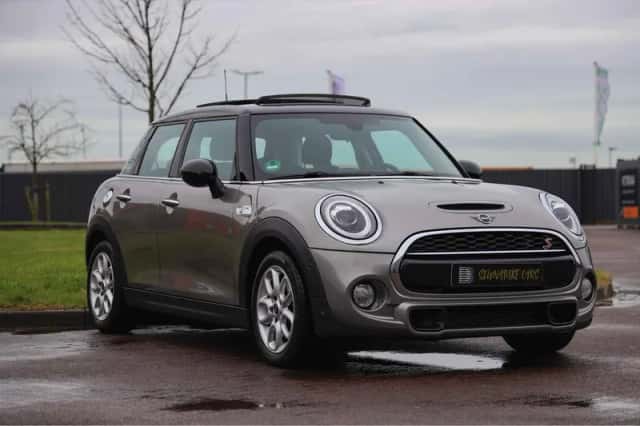 MINI Cooper S (2019) thumbnail 4