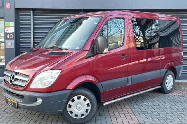 Mercedes-Benz Sprinter (2012) thumbnail 2