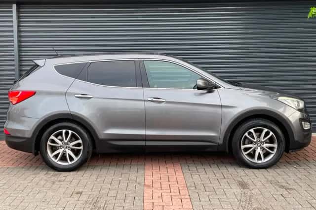 Hyundai Santa Fe (2012) thumbnail 4