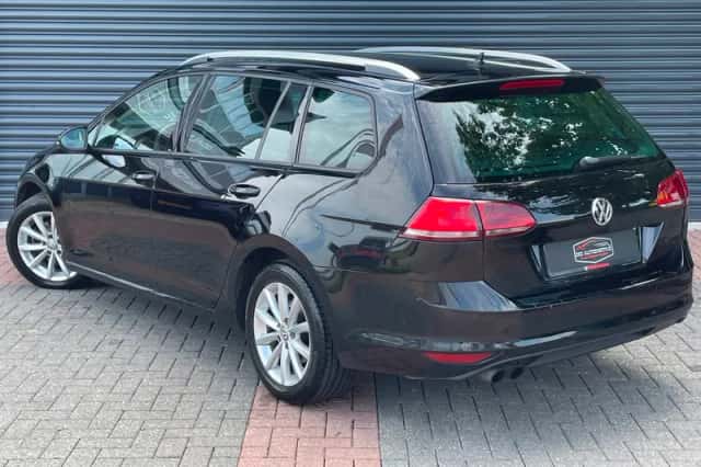 Volkswagen Golf (2015) thumbnail 3