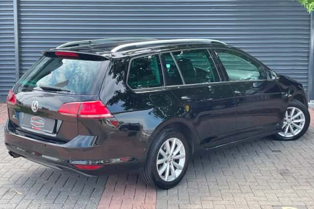Volkswagen Golf (2015) thumbnail 4