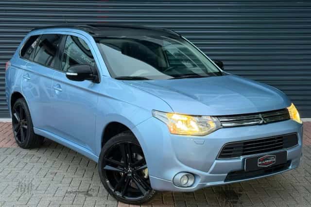 Mitsubishi Outlander (2013) thumbnail 1