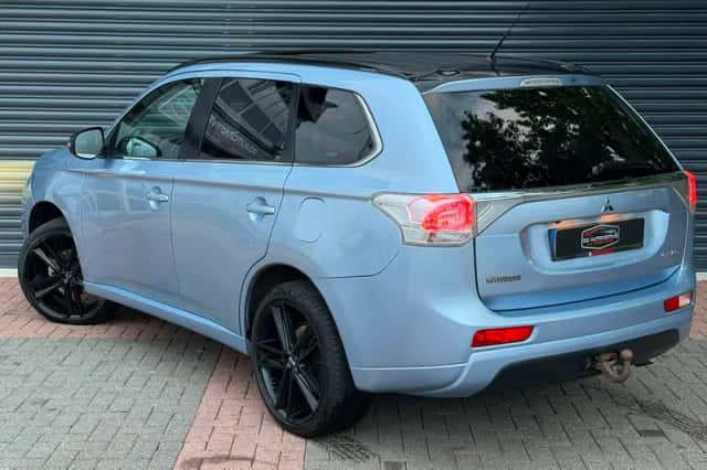 Mitsubishi Outlander (2013) thumbnail 5