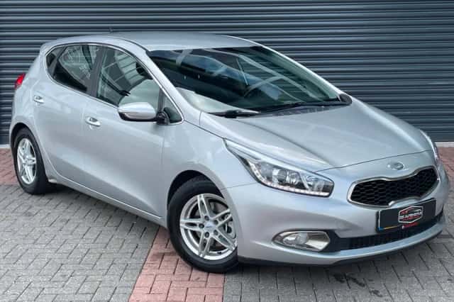 Kia Ceed (2013) thumbnail 1