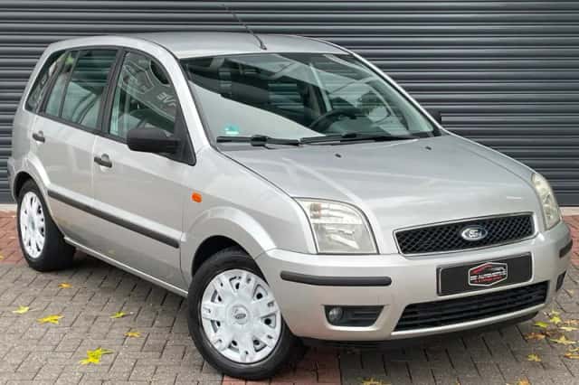 Ford Fusion (2003) thumbnail 1