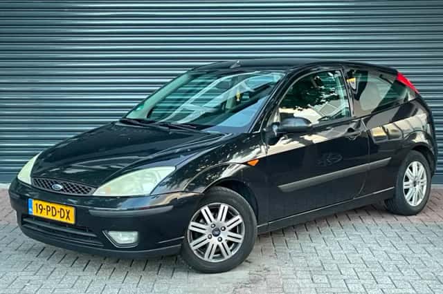Ford Focus (2004) thumbnail 2
