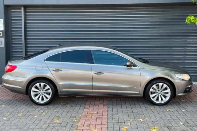 Volkswagen Passat (2010) thumbnail 5