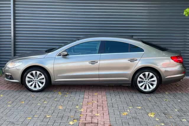 Volkswagen Passat (2010) thumbnail 6