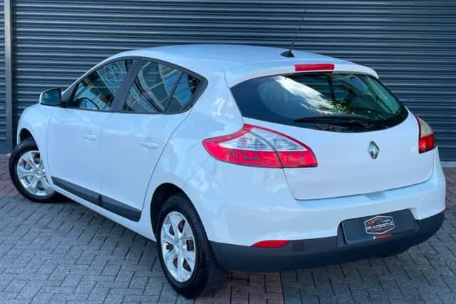 Renault Mégane (2010) thumbnail 3