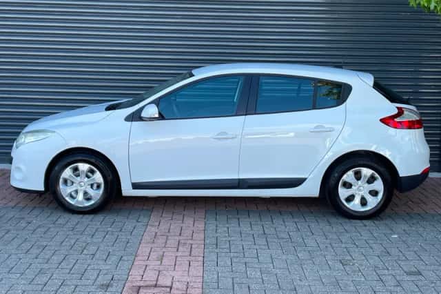 Renault Mégane (2010) thumbnail 6