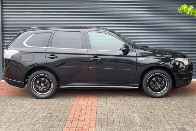 Mitsubishi Outlander (2014) thumbnail 5