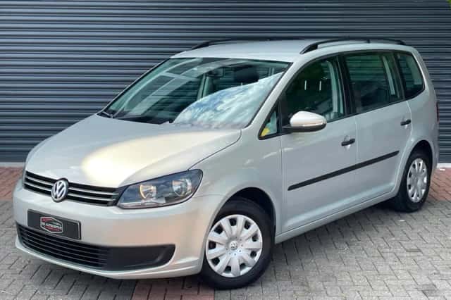 Volkswagen Touran (2011) thumbnail 2