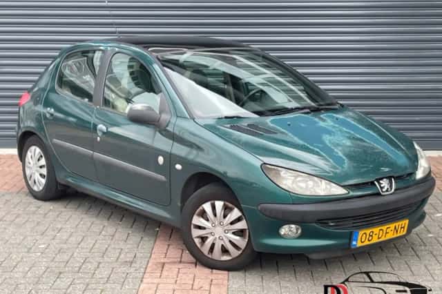 Peugeot 206 (1999) thumbnail 1
