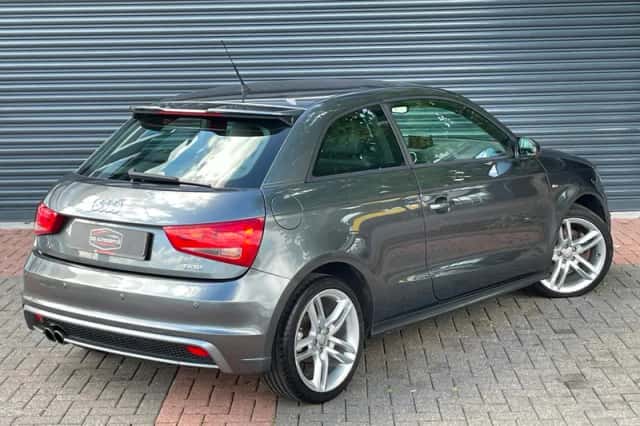 Audi A1 (2011) thumbnail 5