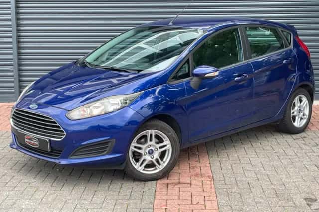 Ford Fiesta (2014) thumbnail 2