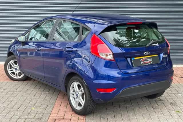 Ford Fiesta (2014) thumbnail 3