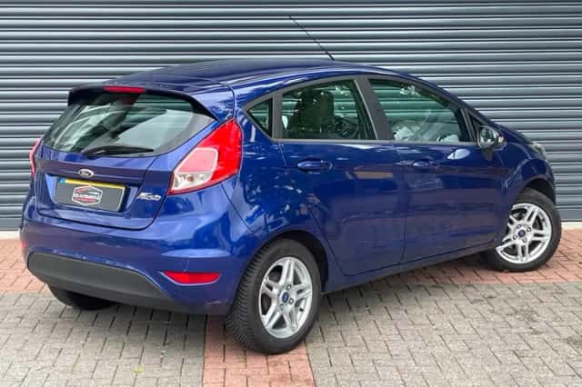 Ford Fiesta (2014) thumbnail 4