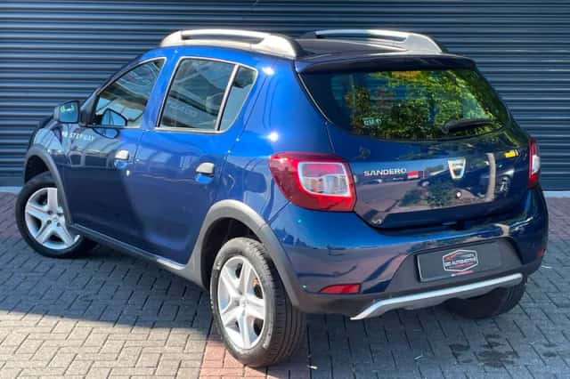 Dacia Sandero (2016) thumbnail 3